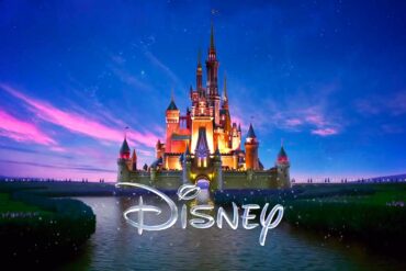 gambar kastil di pembuka film disney