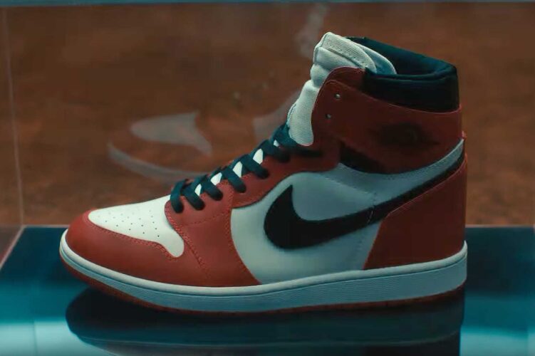 sepatu air jordan dari film air