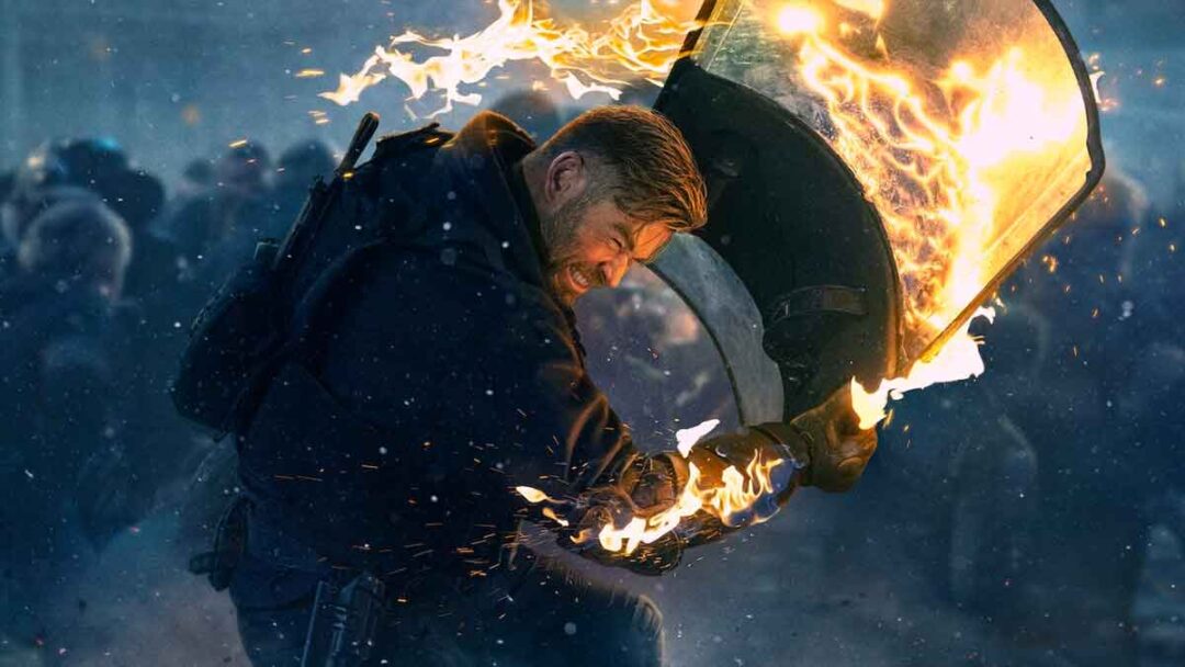 gambar chris hemsworth di salah satu film thriller terbaik 2023, extraction 2