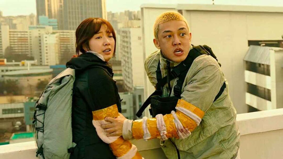 gambar adegan film zombie netflix berjudul alive