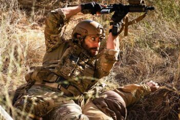 jake gyllenhaal di film guy ritchie's the covenant