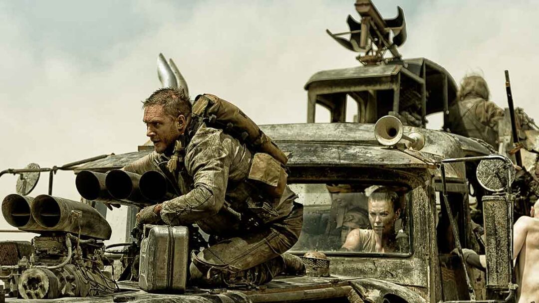 gambar adegan di film mad max fury road