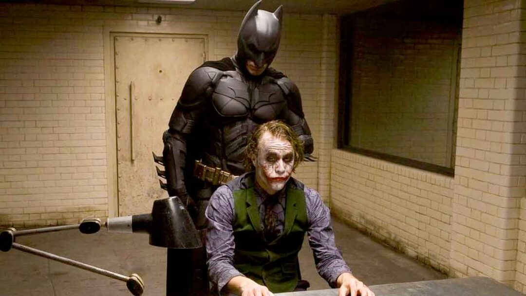 adegan interogasi batman dan joker di film the dark knight