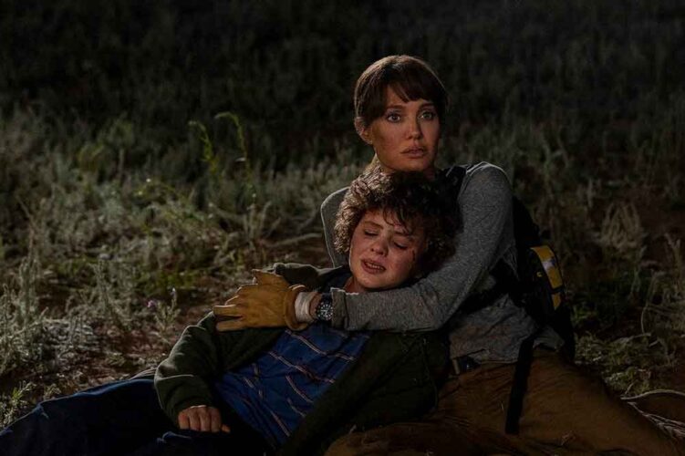 gambar dari film Those Who Wish Me Dead