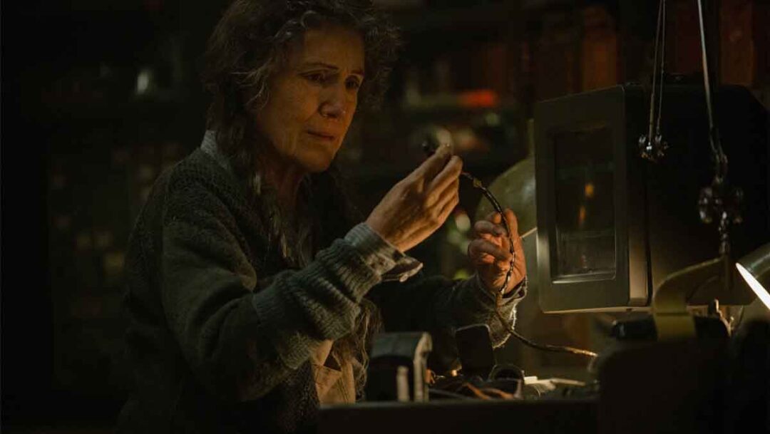 foto harriet walter di serial silo