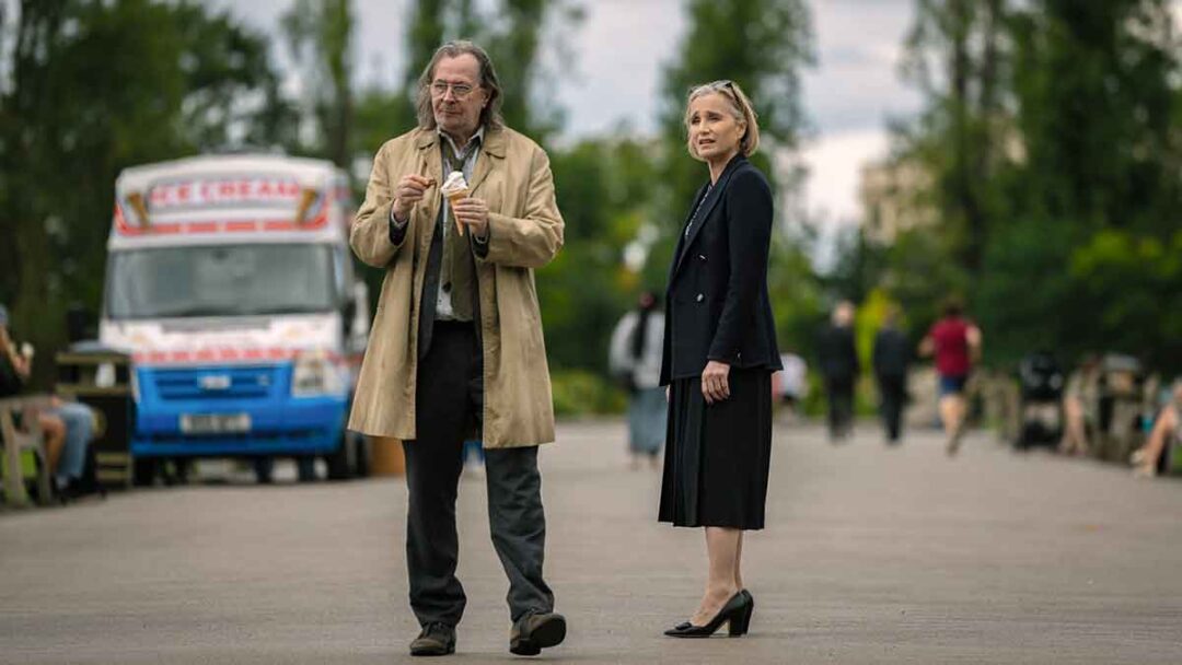 gambar tokoh jackson lamb dan diana taverner di serial slow horses