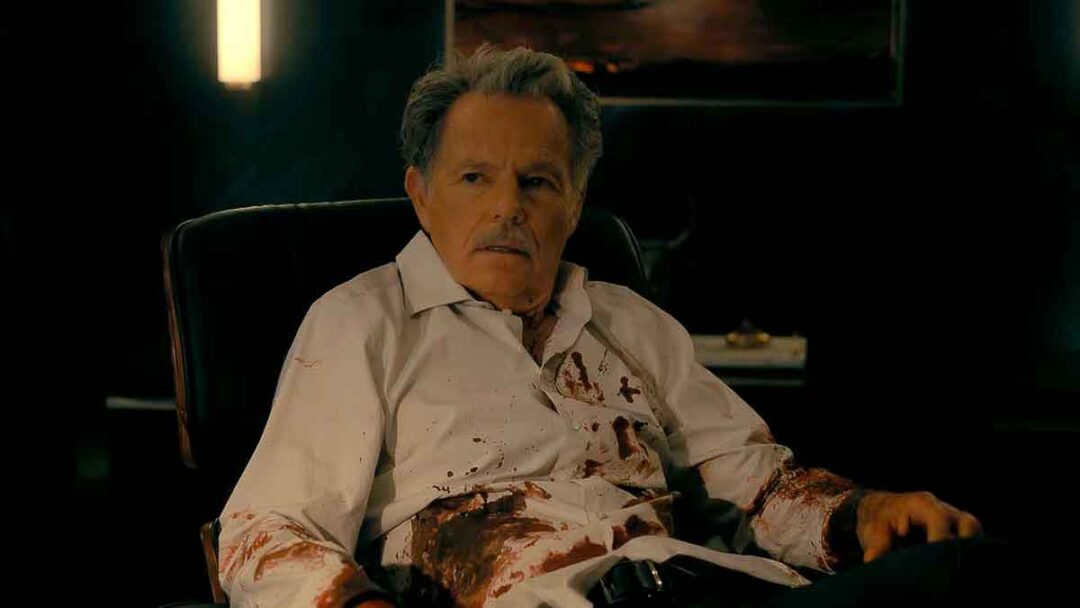 gambar tokoh roderick usher di serial the fall of the house of usher