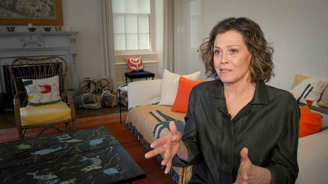 gambar sigourney weaver dari serial dokumenter netflix berjudul the movies that made us