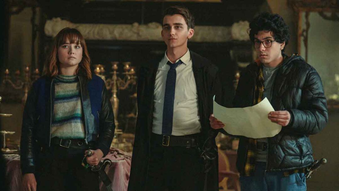 gambar serial netflix seru lockwood and co
