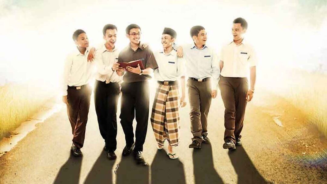 film islami indonesia berjudul Negeri 5 Menara (2012)