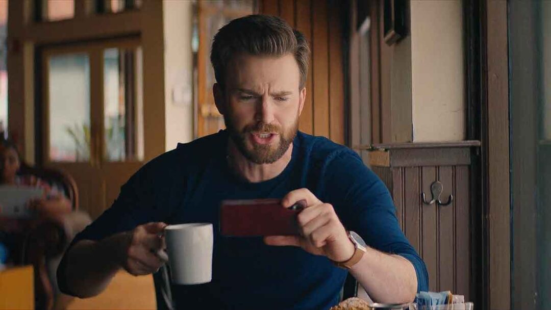 gambar cameo chris evans di film free guy