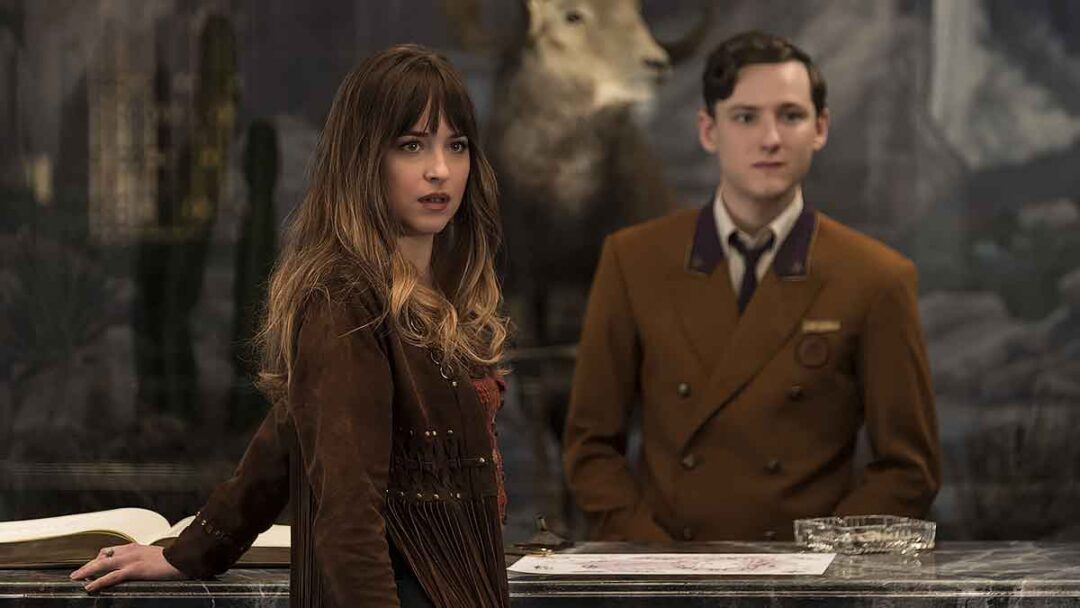 adegan film dakota johnson yang berjudul Bad Times at the El Royale