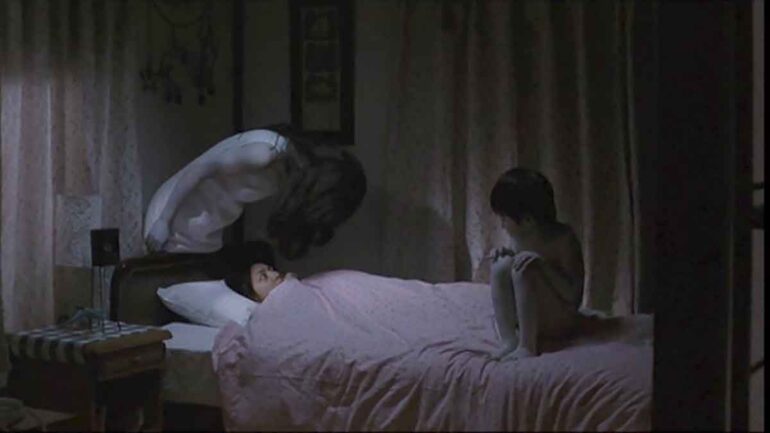 gambar adegan film horor supranatural Ju on The Grudge