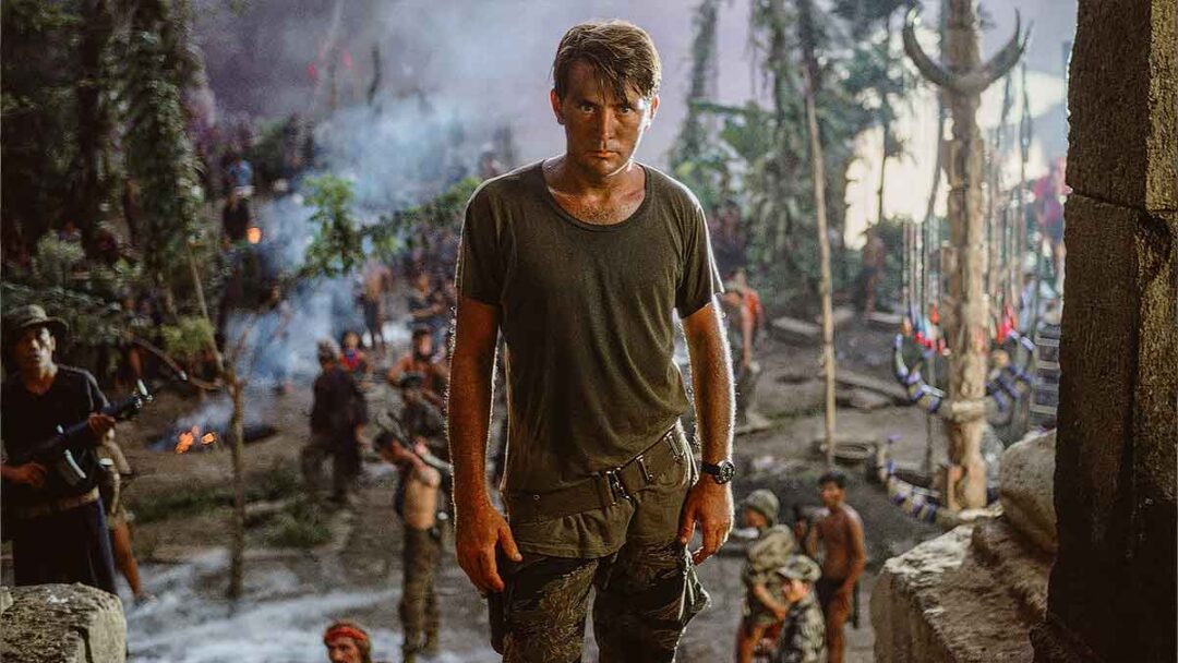 martin sheen di salah satu film perang terbaik berjudul apocalypse now