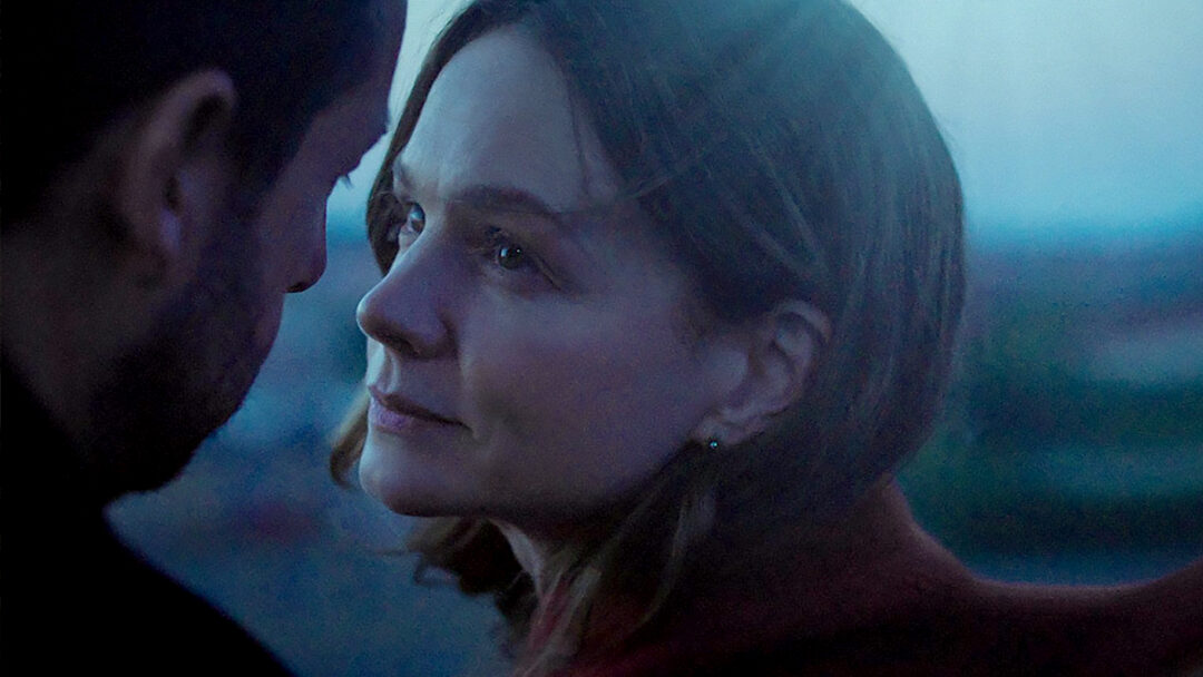 adam sandler dan carey mulligan di film spaceman