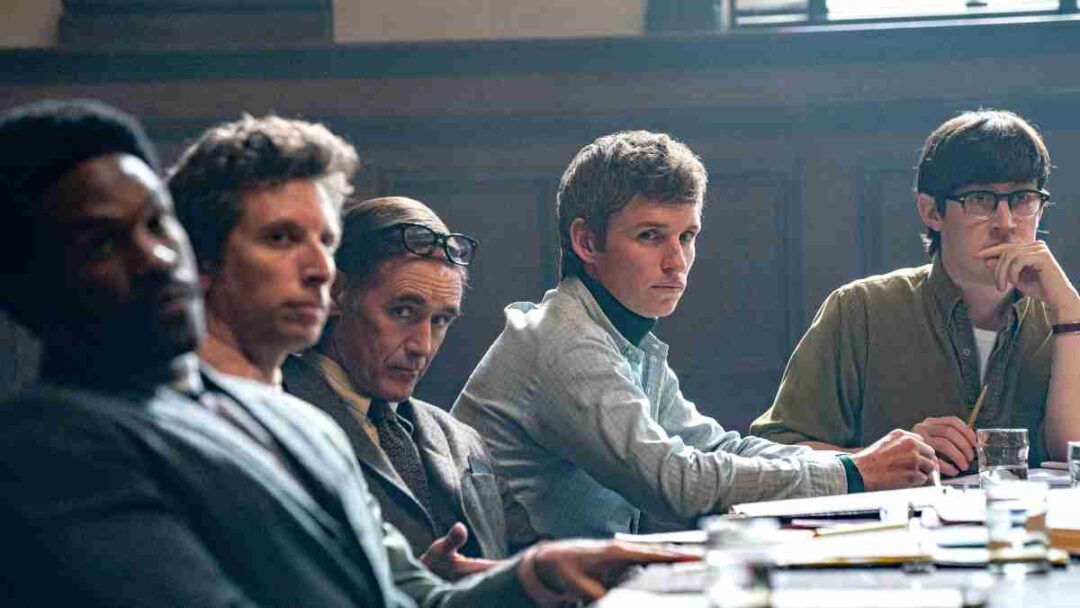 adegan film drama pengadilan The Trial of the Chicago 7 