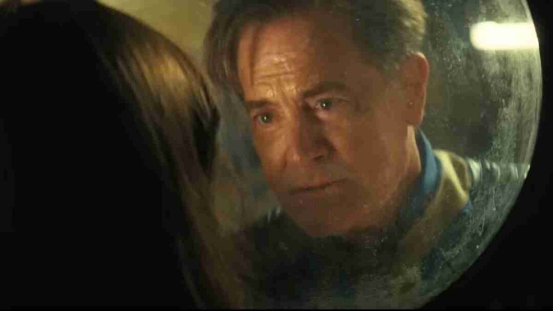 Kyle MacLachlan sebagai Overseer Hank di serial Fallout