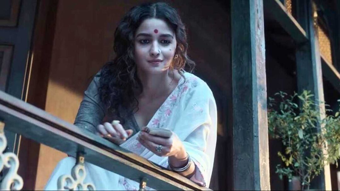 gambar Alia Bhatt di film Gangubai Kathiawadi