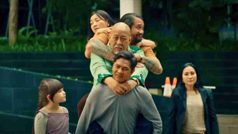 gambar adegan film hello ghost