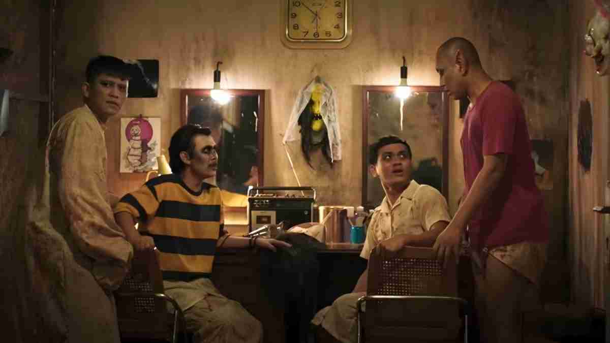 gambar adegan film agak laen