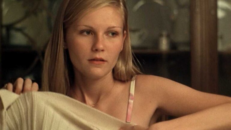 gambar kirsten dunst di film the virgin suicide