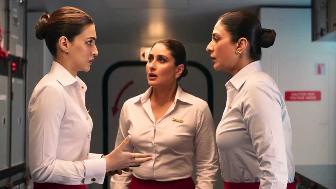 gambar kriti sanon, kareena kapoor, dan tabu di film crew