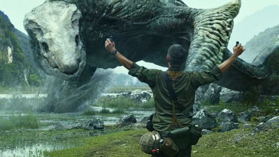 gambar earl cole berkorban di film kong skull island