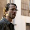 gambar glen powell di film hit man yang tayang di netflix