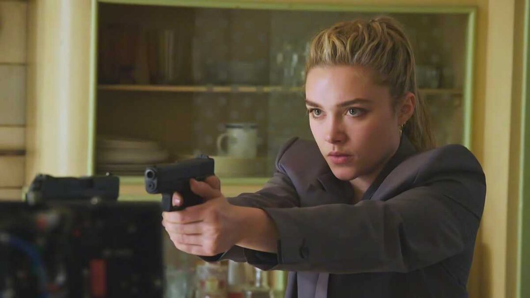 gambar adegan florence pugh di film Black-Widow