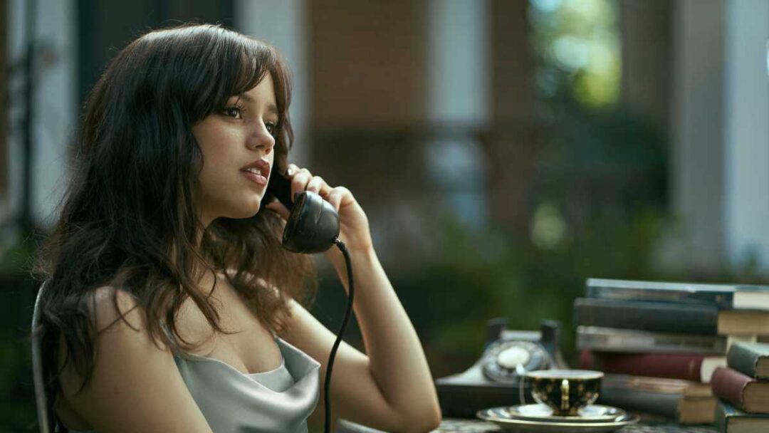 gambar jenna ortega di film millers girl