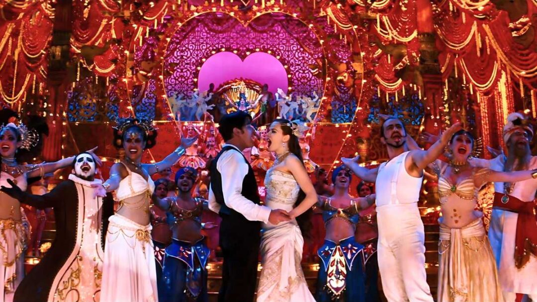 gambar adegan film moulin rouge