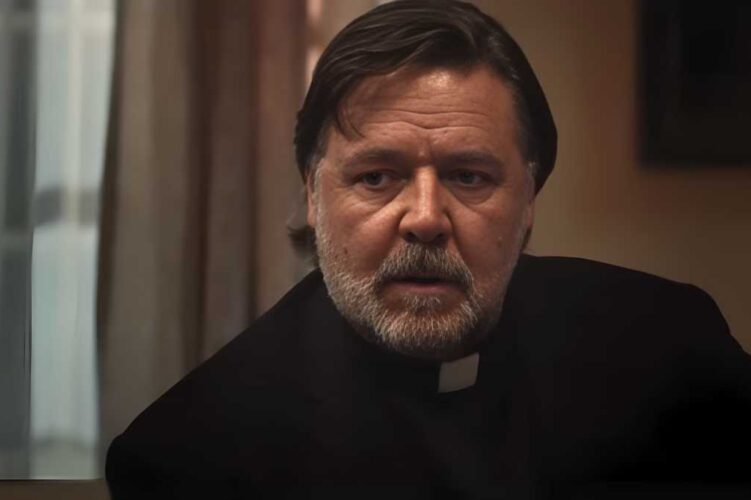 gambar russell crowe di film the exorcism