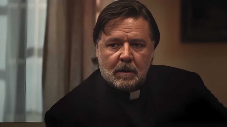 gambar russell crowe di film the exorcism