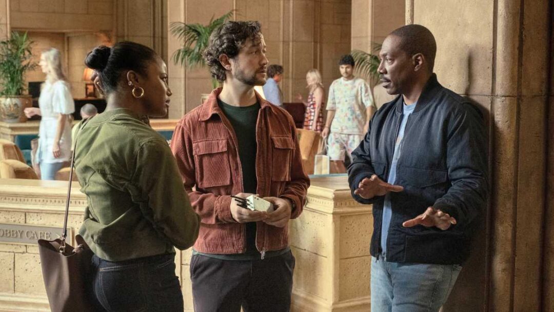 gambar Taylour Paige, Joseph Gordon-Levitt, dan Eddie Murphy dari adegan film Beverly Hills Cop: Axel F