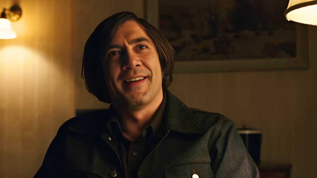 gambar karakter film psikopat terbaik anton chigurh dari no country for old men