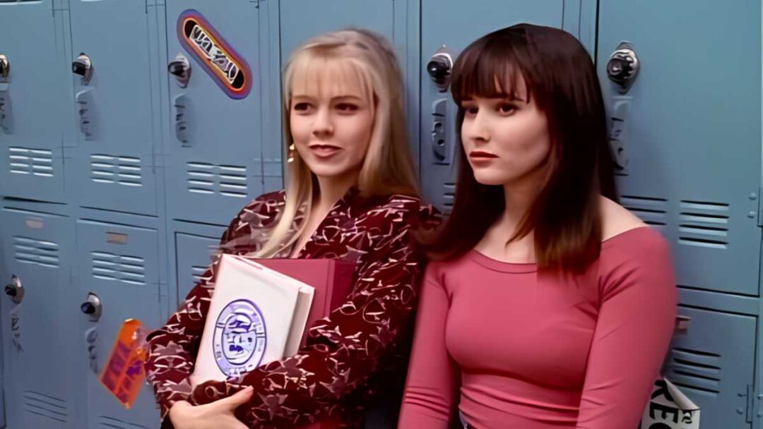 gambar kelly dan brenda di serial shannen doherty terbaik, beverly hills 90210