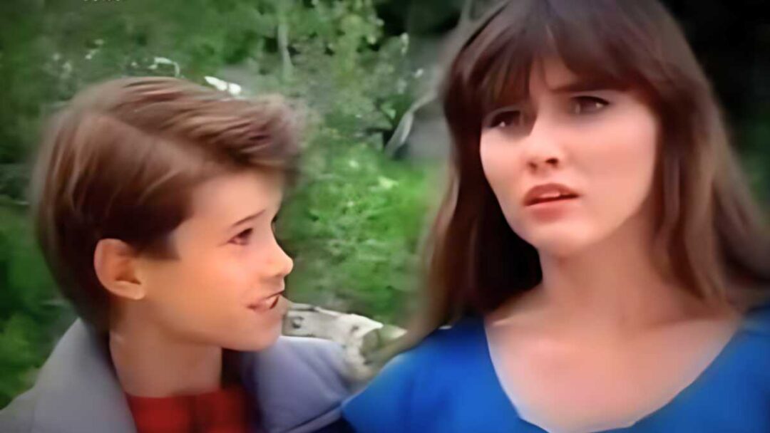 gambar shannen doherrty sebagai jennie fogel di serial the secret of lost creek