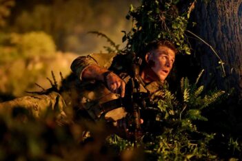 gambarr liam hemsworth di film land of bad