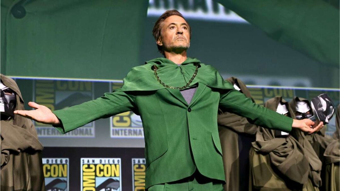 foto saat pengumuman robert downey jr sebagai doctor doom di san diego comic con 2024