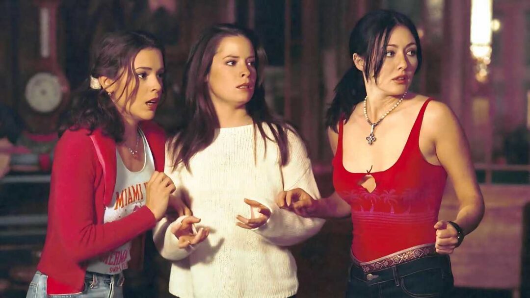 gambar shannon doherty di sebagai prue halliwell di serial charmed