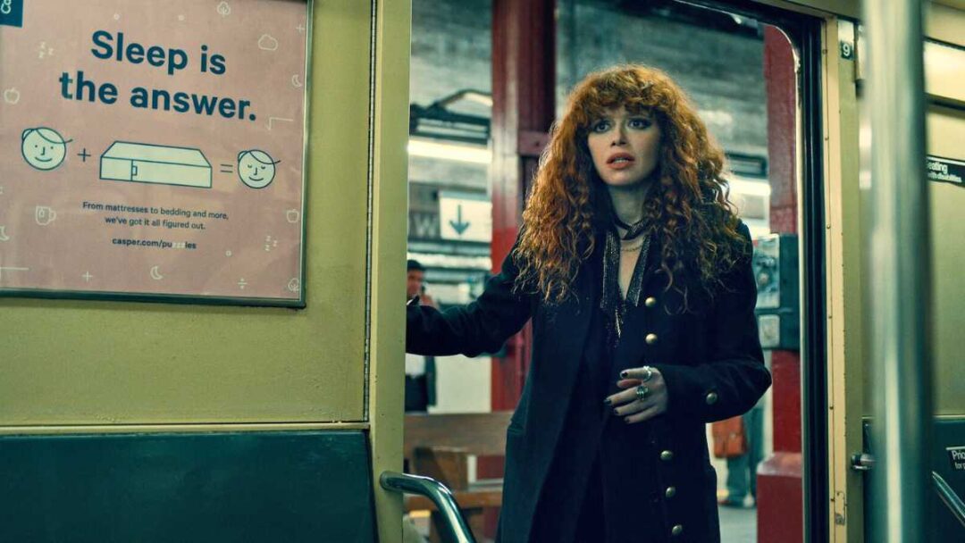 gambar adegan serial Russian Doll