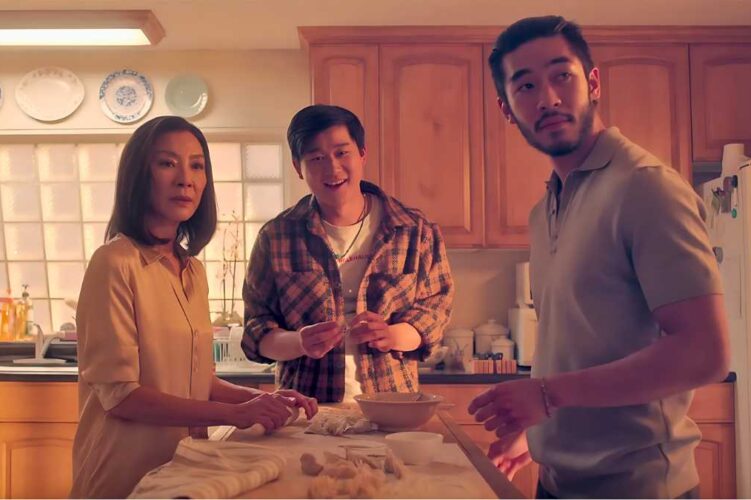 gambar adegan dari serial the brothers sun di netflix