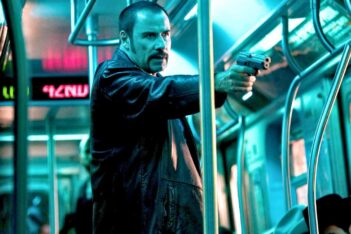 gambar john travolta di film the taking of pelham 123